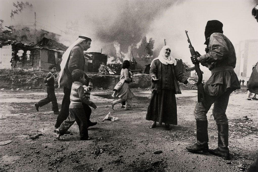 6. Fələstinli qaçqınlar. Beyrut Livan. Yanvar 1976-cı il.Fotoqraf Fransuaza Demulde (Fransa) “Gamma” xəbər agentliyi üçün.